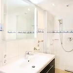 & Thiess Apartmán *