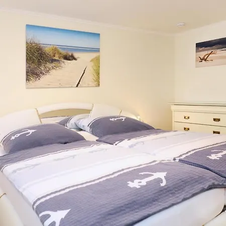 Apartament & Thiess *