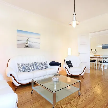 Apartament & Thiess *